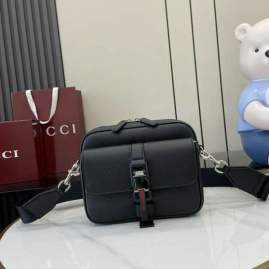 Picture of Gucci Mens Bags _SKUfw192678885fw